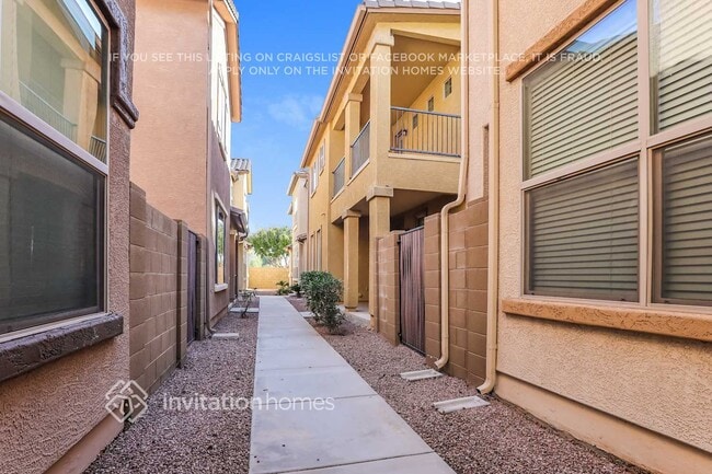 Building Photo - 1391 S Ponderosa Dr