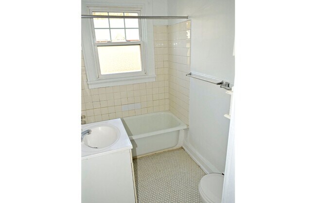 Photo - 415 Probasco St Unit 423-02