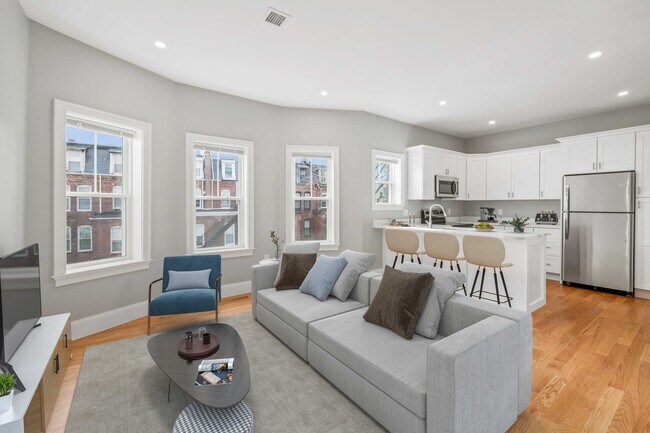 Photo - 10 Eastman St