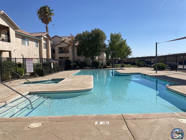 Building Photo - 1200 Rodeo Dr Unit 858