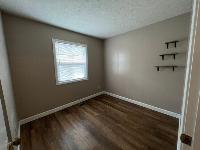 Photo - 2219 E 7th St Apartamento Unidad 3 Bed