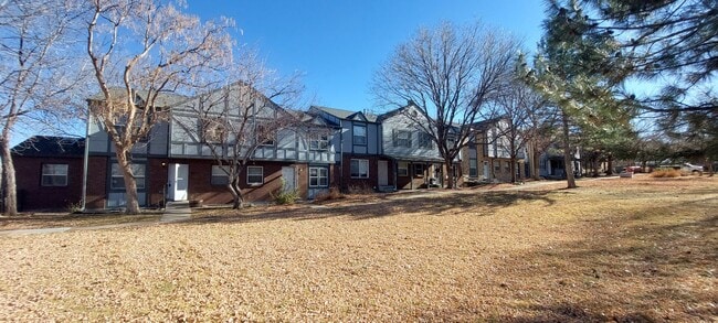 Building Photo - 670 Winona Ct