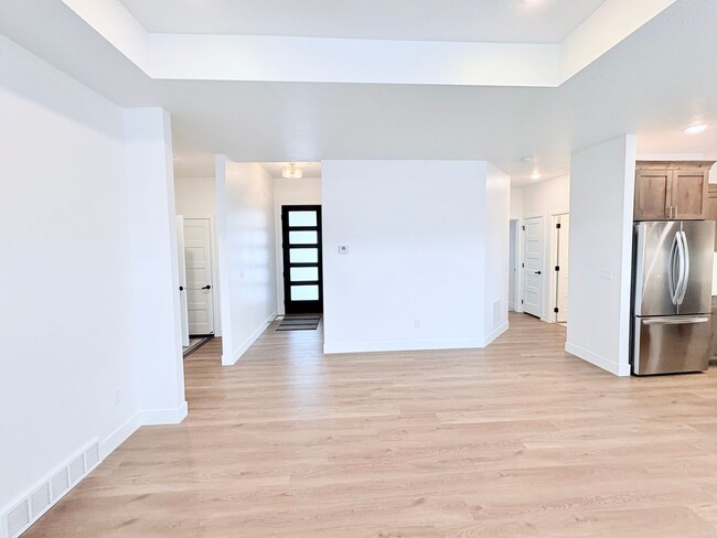 Photo - Six Bedroom House Available Now!!!