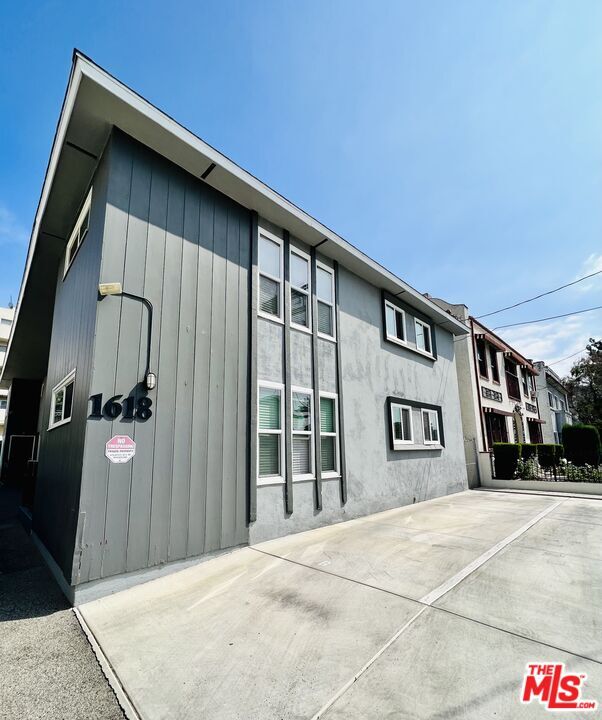 1618 N Kenmore Ave Unidad 6