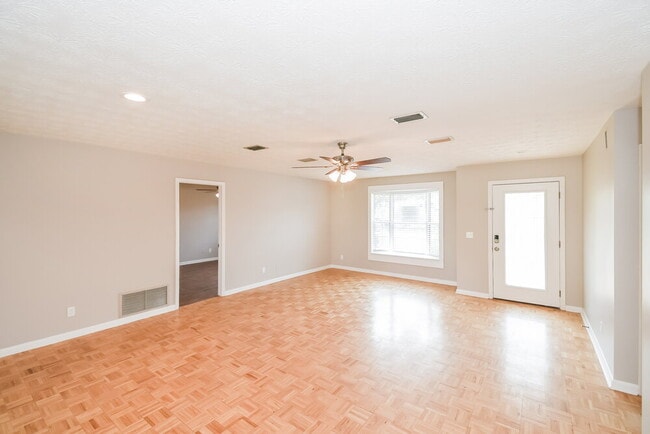 Photo - 12 Seatrout St