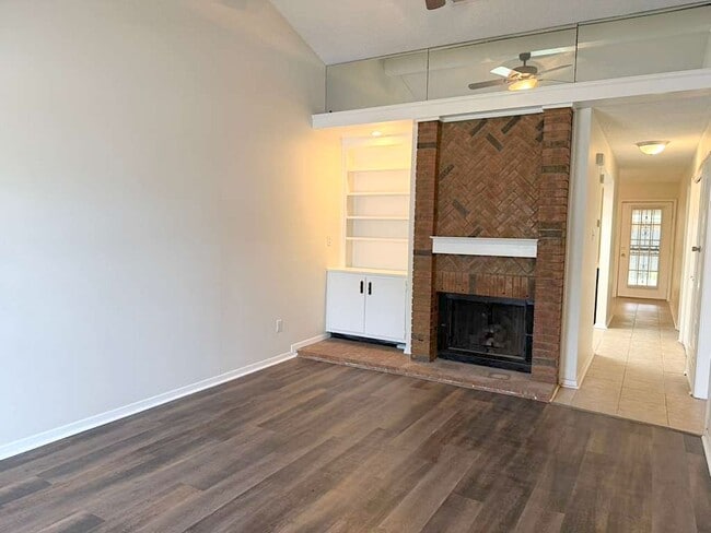 Photo - 3039 Greenlodge Ln