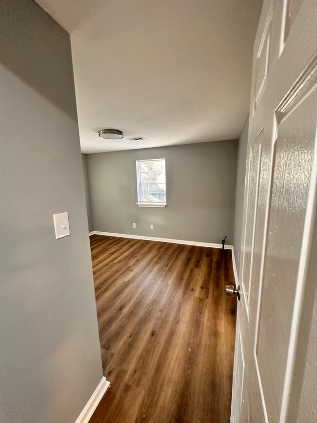 Photo - 338 Albert Ln