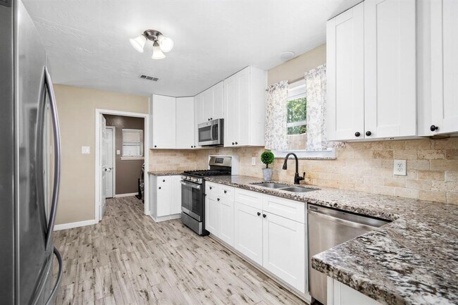 Photo - 22011 Kenchester Dr