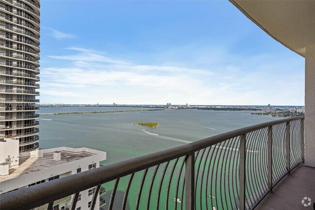 Building Photo - 1750 N Bayshore Dr Unit 4005 Rental
