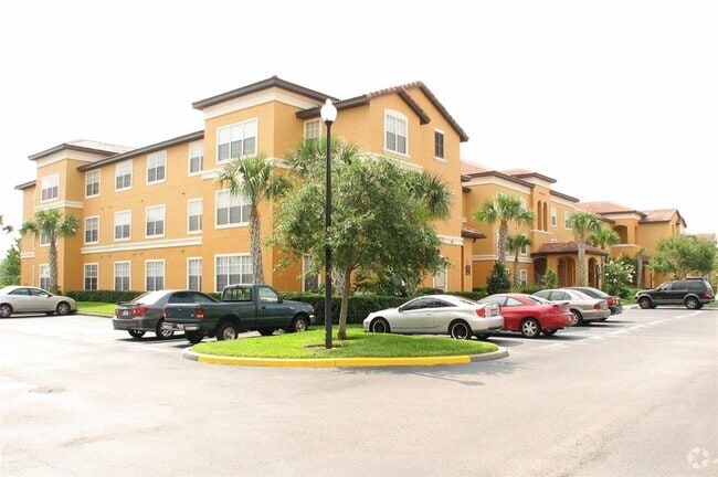 Building Photo - 5455 Vineland Rd Unit 3213 Rental