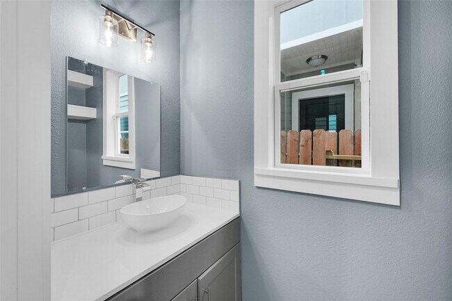 Photo - 4304 New Orleans St