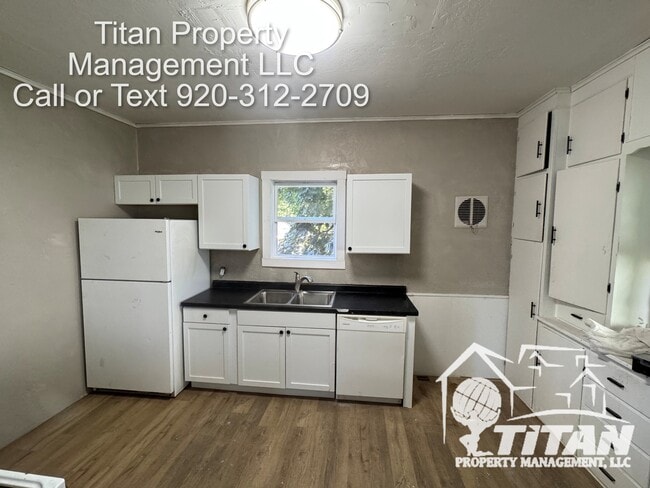 Photo - 712 Merritt Ave