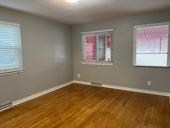 Photo - 3918 Coleman St