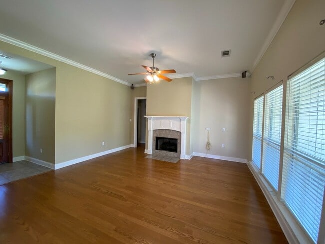 Photo - 3 Bed, 2 Bath in Worthington Lake