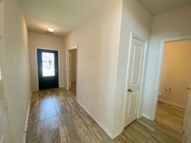 Photo - Spacious 4/2.5 beauty ~ Refrigerator/Washe...