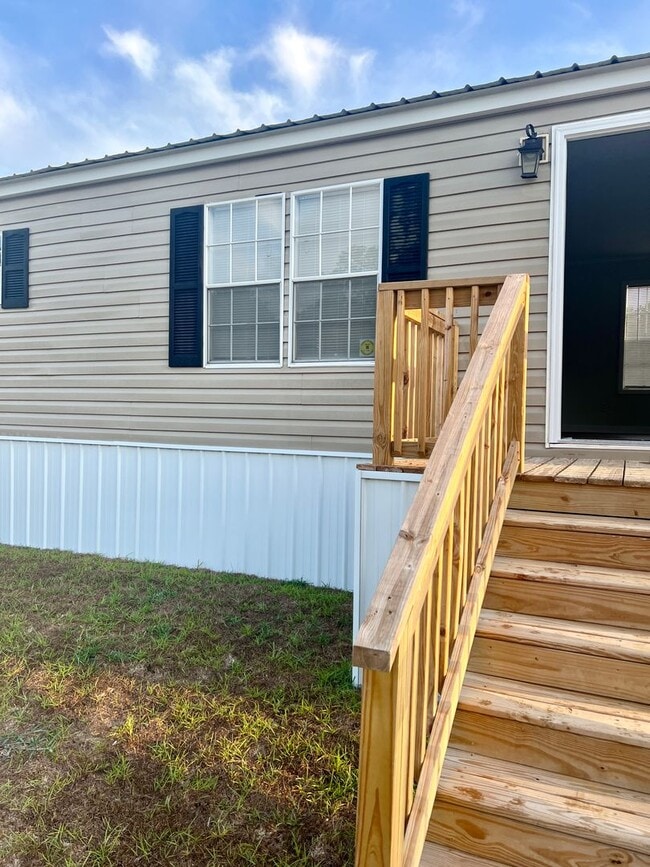 Photo - Move in ready!! 2BD/2BA spacious mobile home!