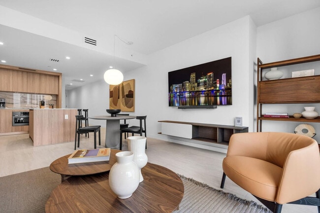Building Photo - 99 SE 5th St Unit SI FL16-ID1540981P