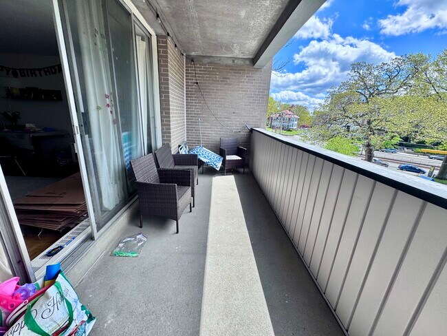 Photo - 132 Chiswick Rd Unit 1B