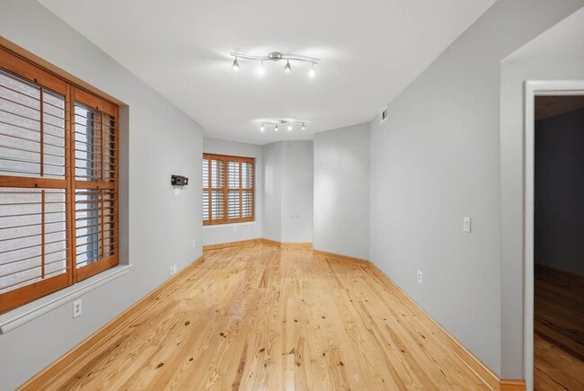 Building Photo - Adams Morgan Condo | 1 Bed | 1 Bath | 675 Sf Unit 307