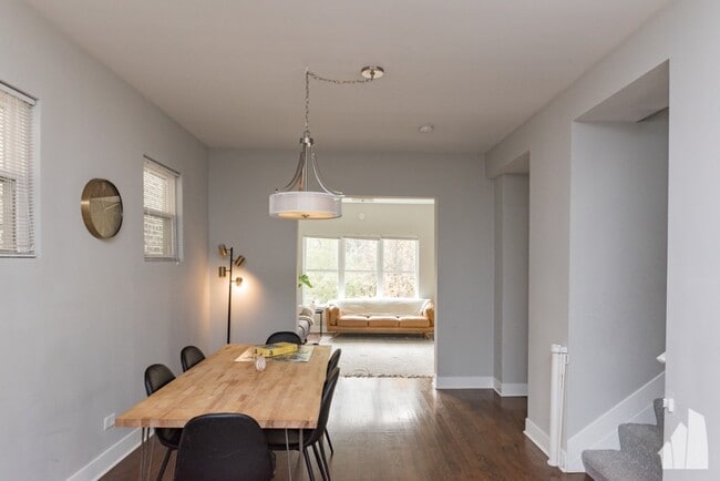 Photo - 3570 W Dickens Ave Unit 2