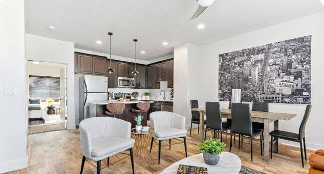 Photo - 1812 W Irini Ln