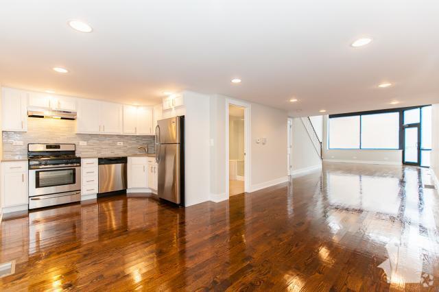 Building Photo - 2 bedroom in Chicago IL 60614 Rental