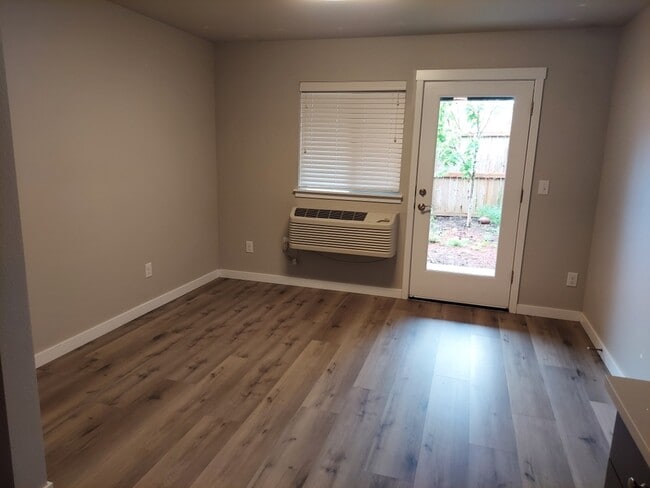 Photo - 8300 SE Flavel St Unit 102