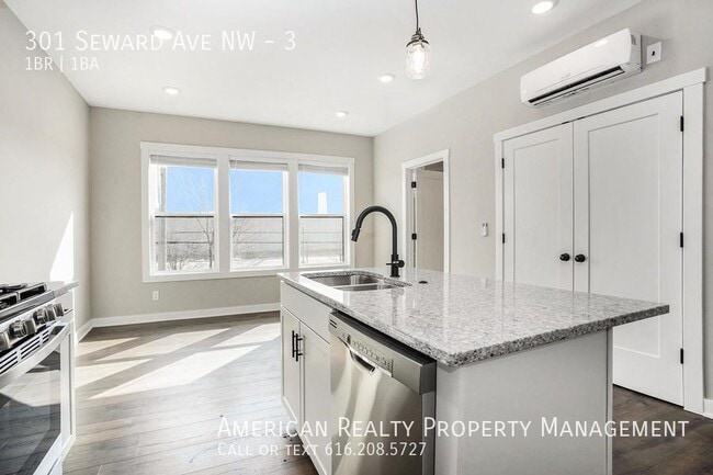 Photo - 301 Seward Ave NW Unit 3