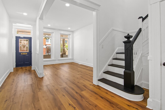 Photo - 813 Whitelock St
