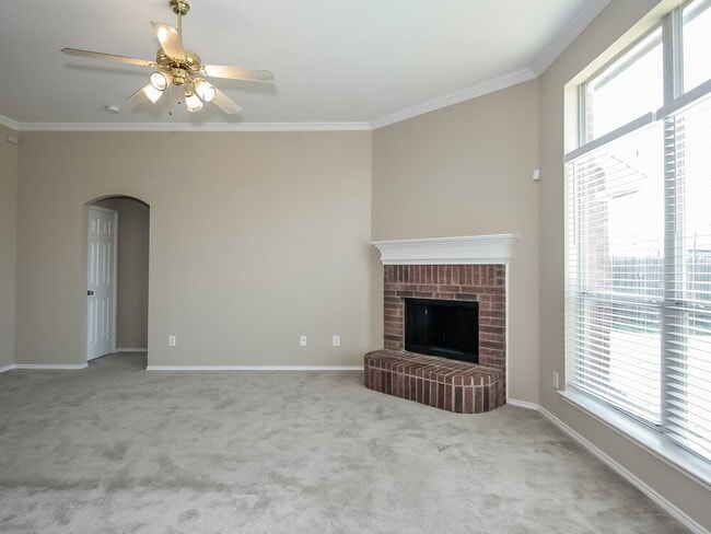 Photo - 4504 Emerald Leaf Dr