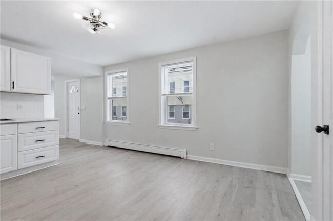 Photo - 92 Sylvian St