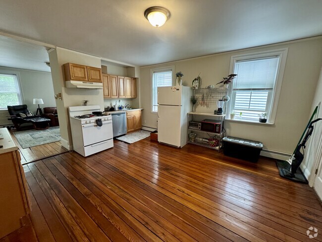 Building Photo - 417 Atwells Ave Unit 2 Rental