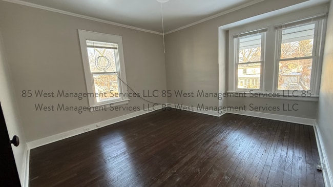 Photo - 808 Innes St NE