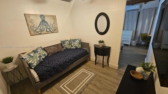 Photo - 1836 Roosevelt St