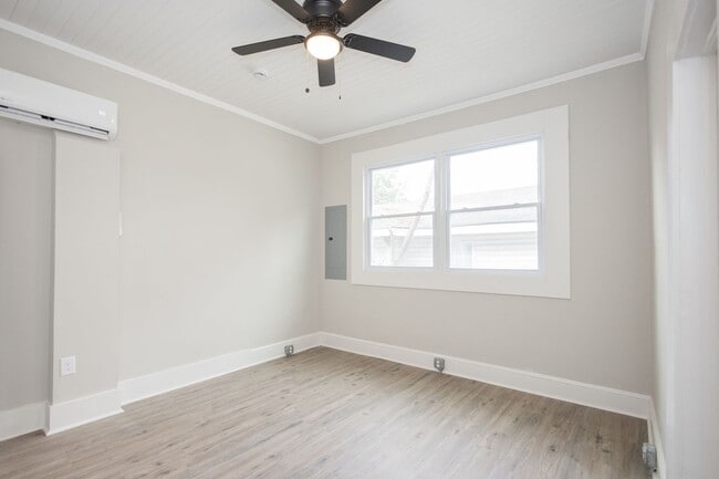 Photo - 725 W Poplar St Unit B