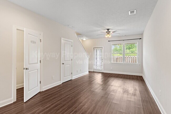 Photo - 1913 Butternut Dr