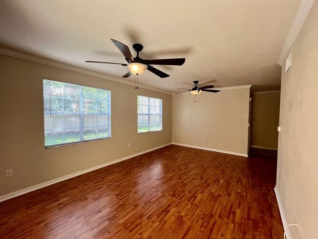 Photo - 1/1 unit becoming available June 1st for annual lease Unidad 106
