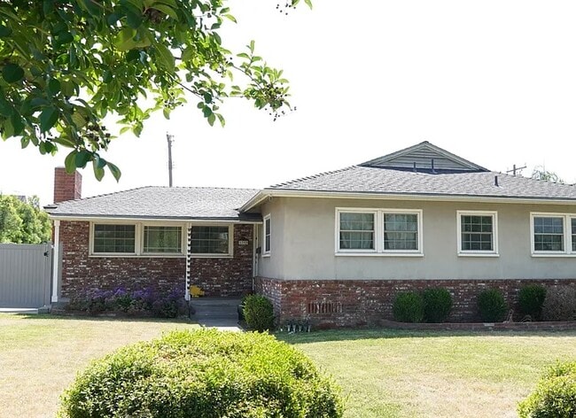 Photo - 1392 N 3rd Ave Casa