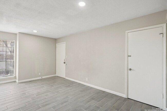 Photo - 10609 Starcrest Dr