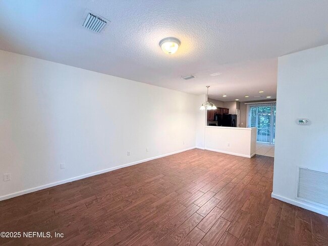 Photo - 8128 Summerside Cir