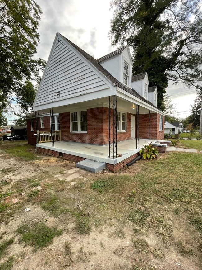 Photo - 317 Park Ave W