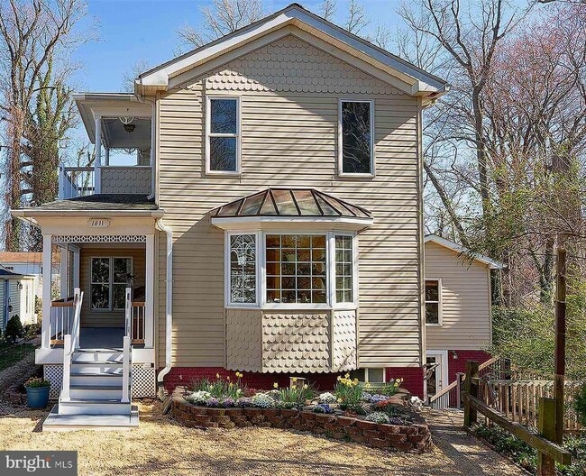Building Photo - 1611 Avenue B Rental