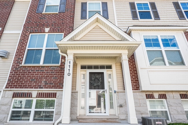Photo - 1110 Evergreen Ave Townhome