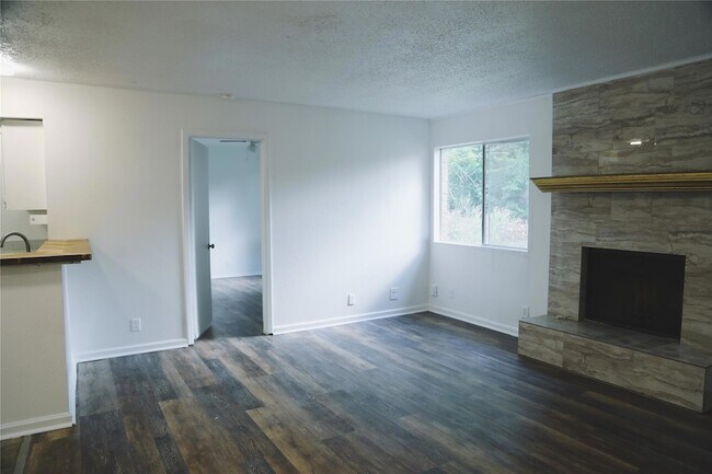 9906 Hundred Oaks Cir Unit B