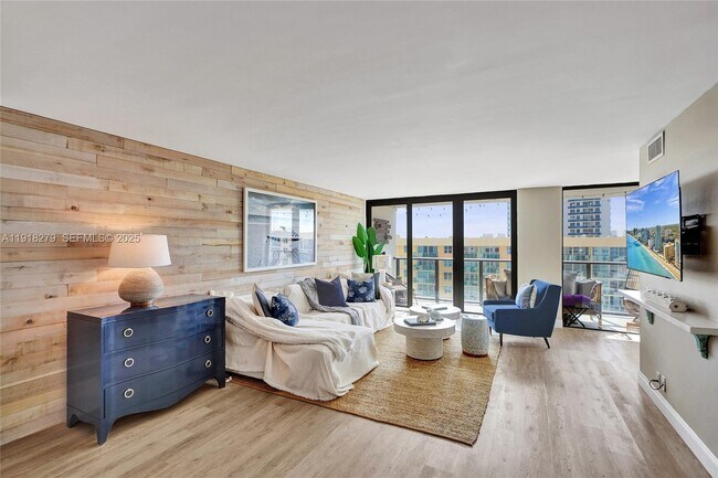 Photo - 2301 S Ocean Dr Unidad 1807 (available)