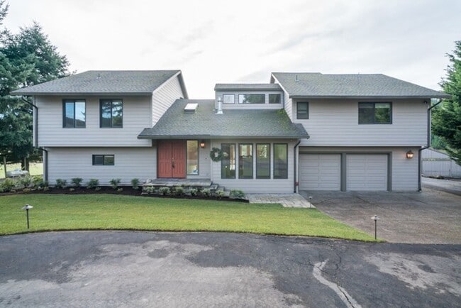 Photo - Escape to the Country, Spacious Contemporary in Wilsonville with Shop