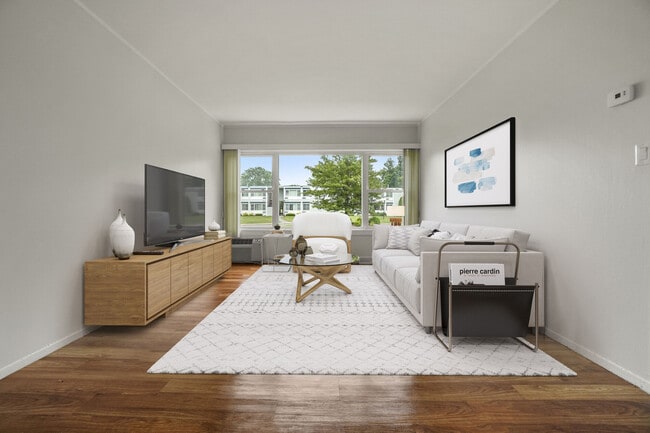 Building Photo - Taunton Gardens Rental