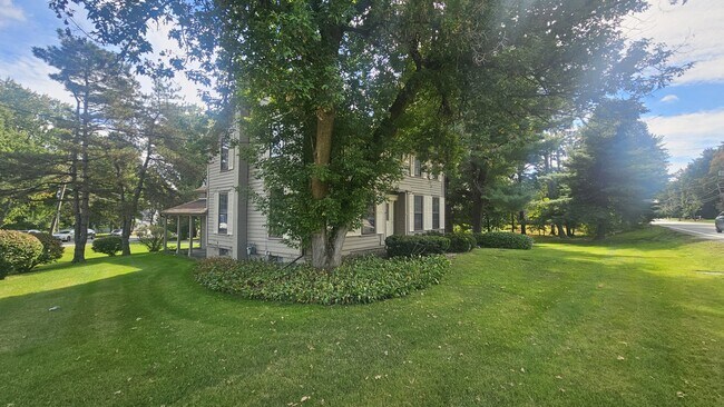 Photo - 427 Loudon Rd