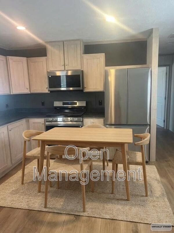 Photo - 825 1st Ave E