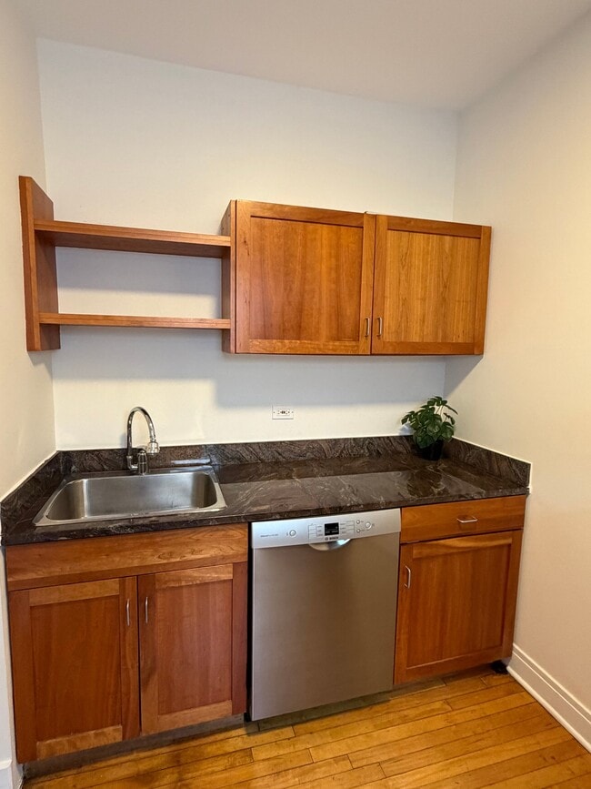 Photo - 7025 N Sheridan Rd Unit Apt 3N